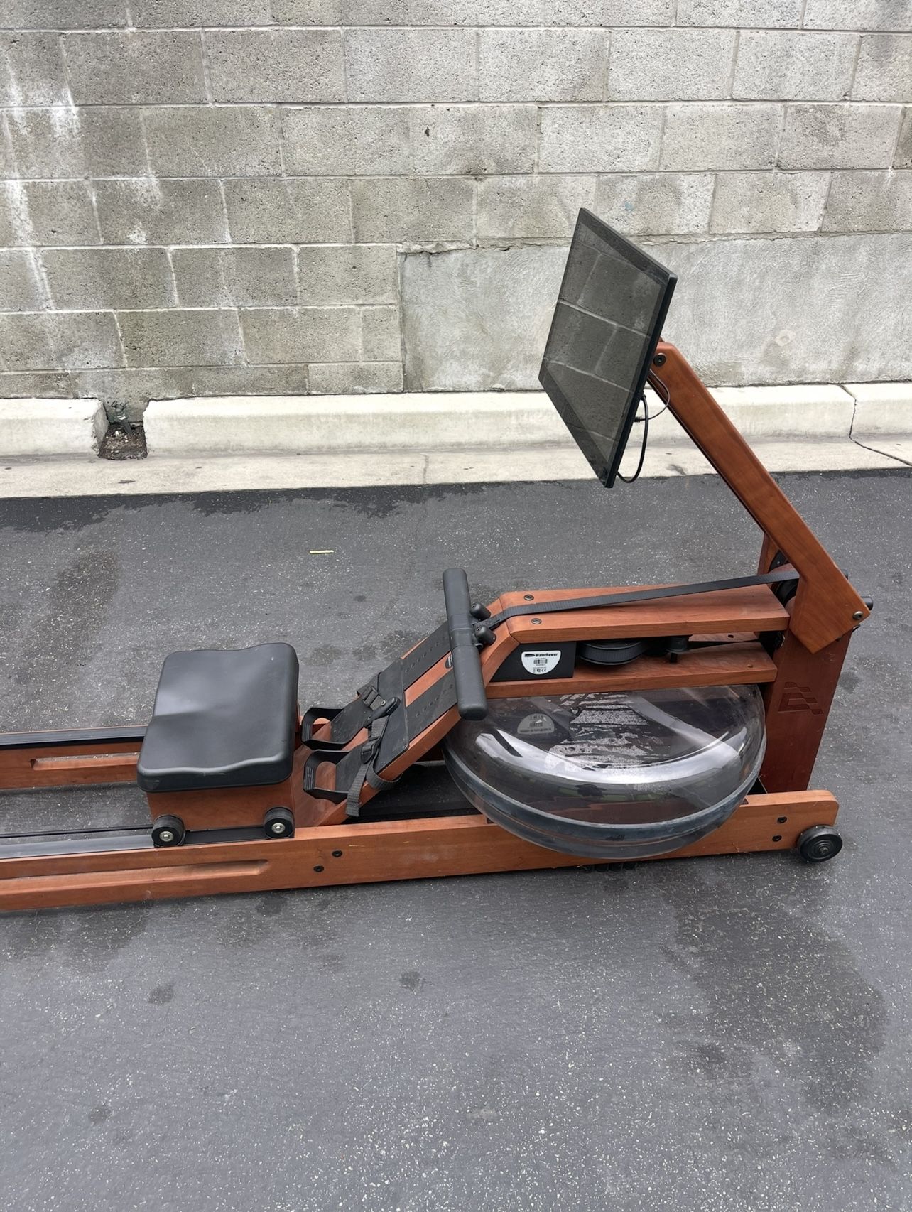 ERGATTA WATER ROWER Rowing Machine…. Home Gym Fitness….