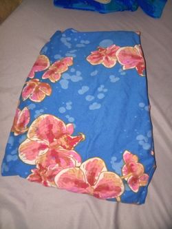 LuLa Roe leggings
