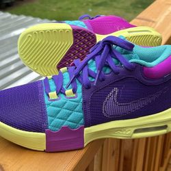 Nike LeBron Witness 8