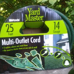 Woods Yardmaster 3 Staggered Multi-Outlet Extension Cord