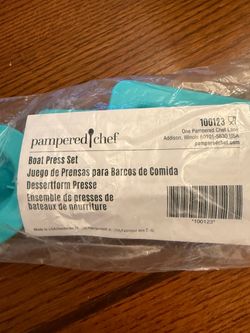 Pampered Chef Boat Press Set