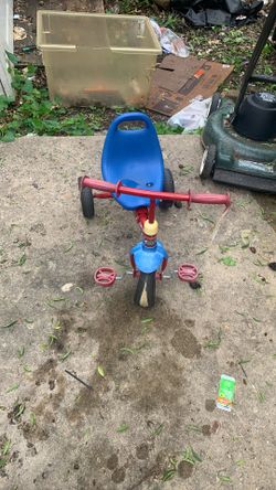 radio flyer tricycle  