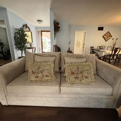  Comfy Oversized Sofa – Pickup Today