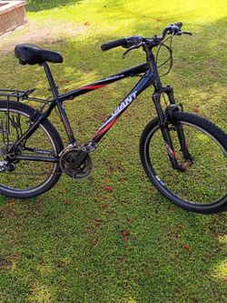 Giant Boulder SE Mountain bike