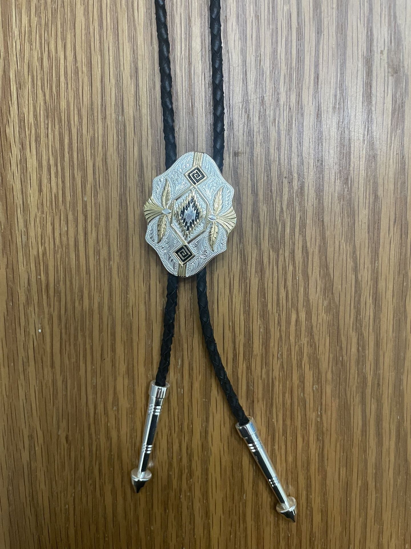 Western Cowboy Bolo Tie