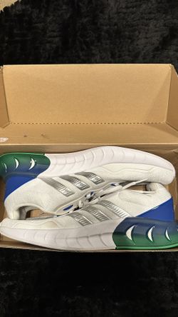 Adidas Shoe Men’s 9 1/2