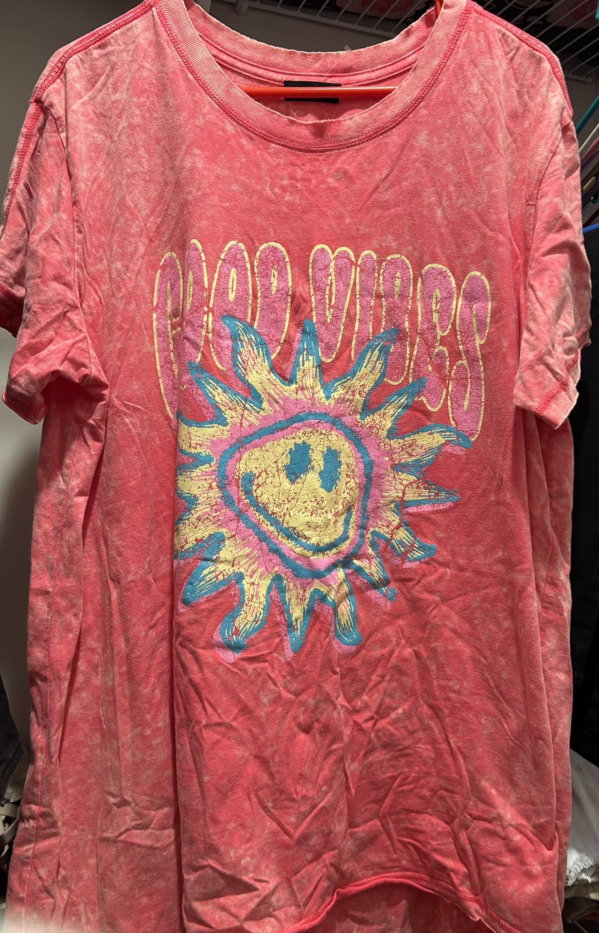 “GOOD VIBES” SHIRT
