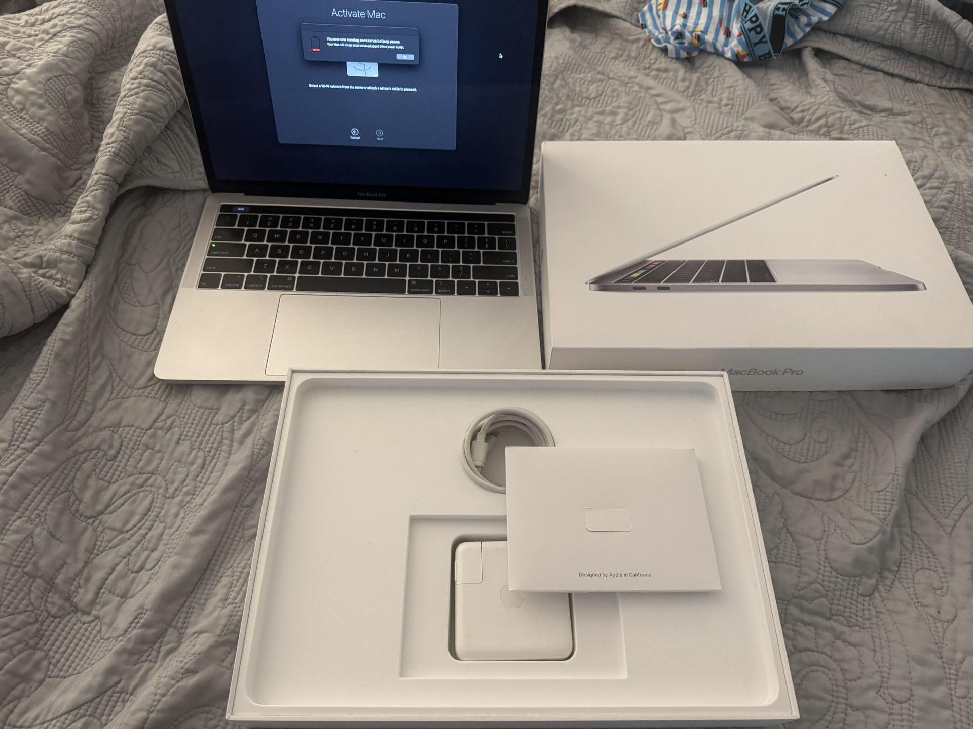Macbook Pro 13-inch, Fingerprint Late 2019 