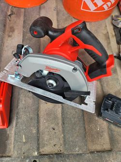 Milwaukee Saw With Charger And Battery