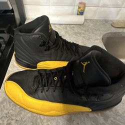 AIR JORDAN 12 'University Gold'