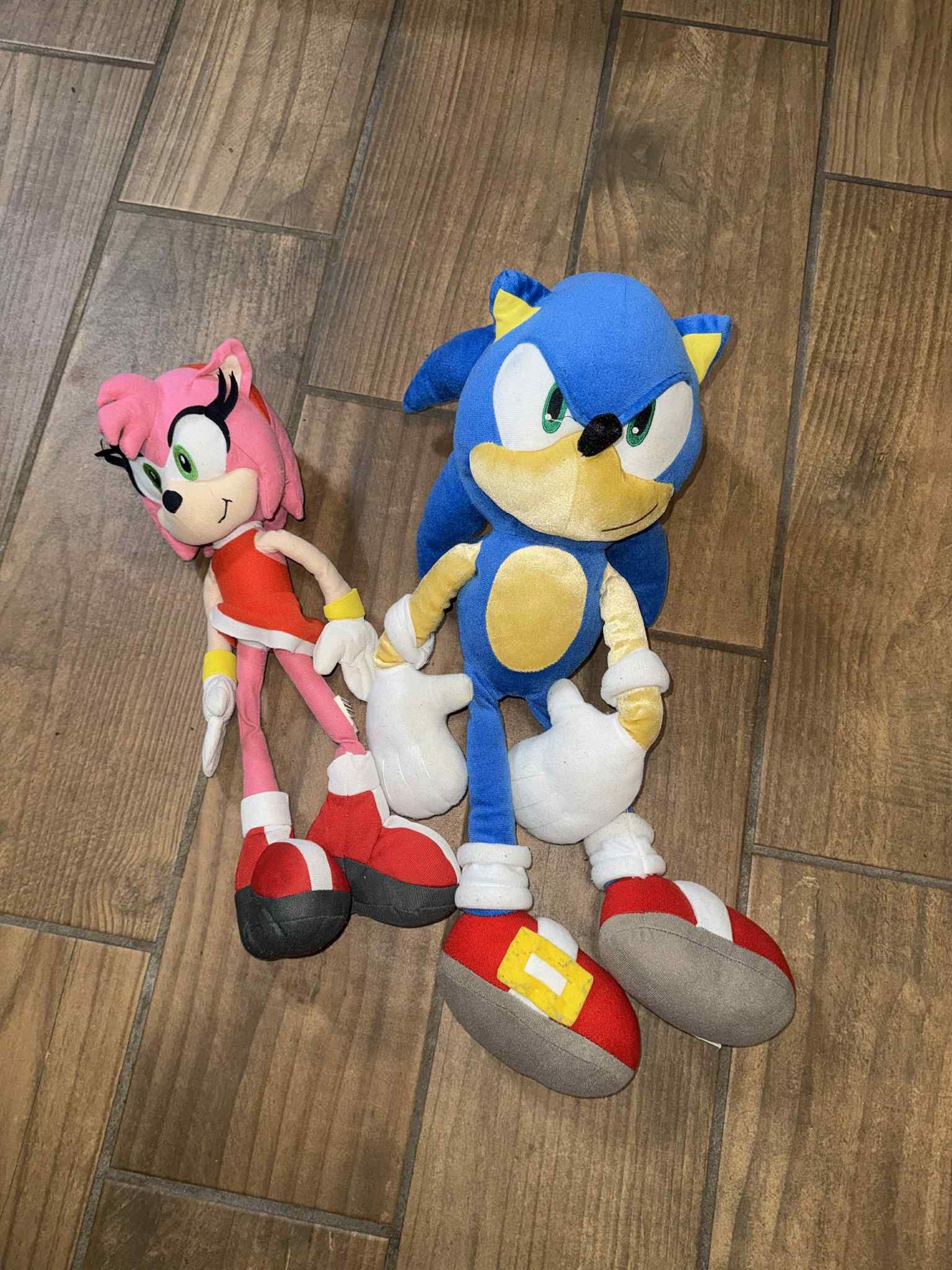 Sonic and Amy Plush Toy Set