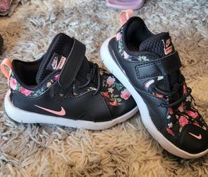 Size 10 Girls Nike