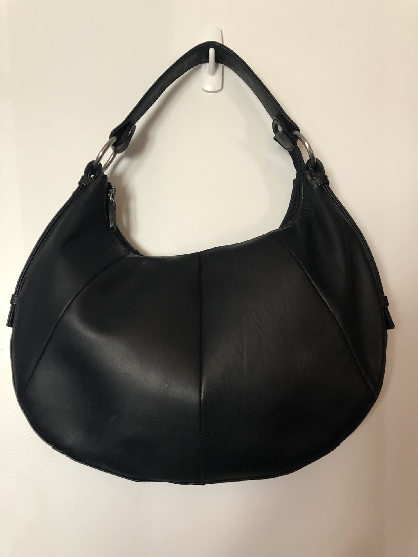 Café by Marlo black leather purse