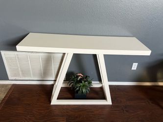 Entrance Table