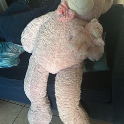 Giant Teddy Bear 