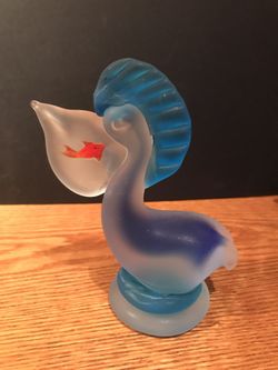 Adorable frosted glass pelican paperweight