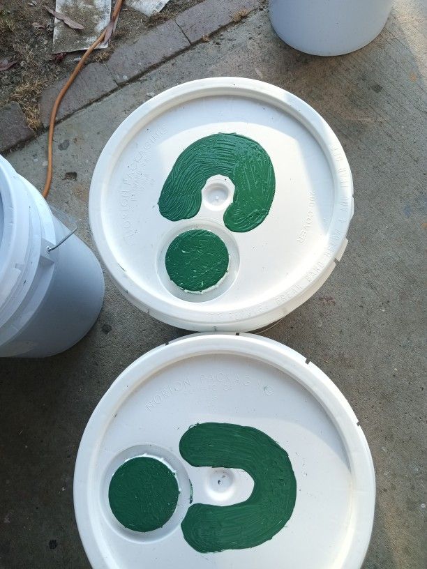 Pinturas Para Interior Y EXTERIOR DELA CASA Color Verde Semigloss $200 Por Las 2