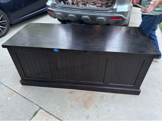 Wooden trunk for storage