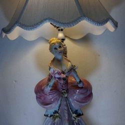 MID CENTURY AZZOLIN BROTHERS PORCELAIN SCULPTURE/ TABLE LAMP 24"