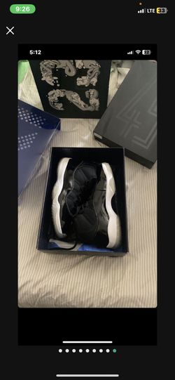 Air Jordan 11 Space Jam