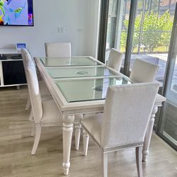 Glimmering Heights Extendable Dining Table @ Never Used 