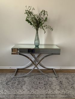 Stunning entry table