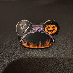 Disney Headless Horseman Hidden Super Chaser Pin 2024 - Mint !!!