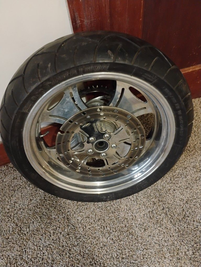 2019 Harley Davidson Tire and rim