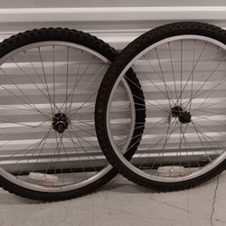 Super nice 26er/26" MTB wheels/wheelset, 100/135mm OLD