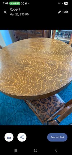 TIGER OAK DINING ROOM TABLE W/ 3 LEAVES