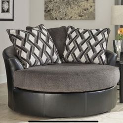 ASHLEY FURNITURE Kumasi Oversized Swivel Accent Chair