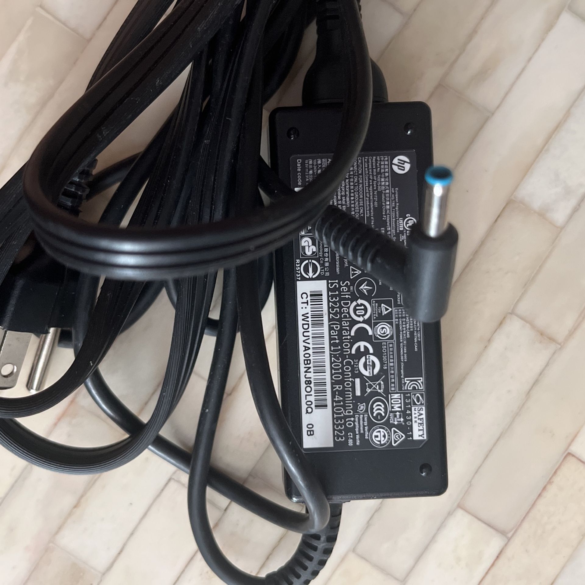 Hp Laptop Power Ac Adapter And Battery Charger 