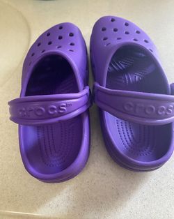 Crocs Size J 3