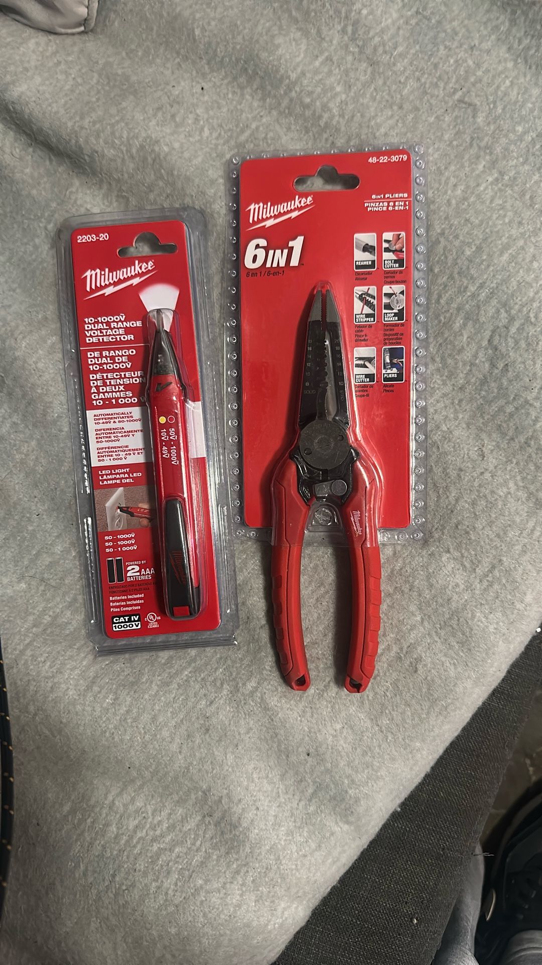 Voltaje  Detector  And  Eléctric  Pliers  Milwaukee   Brand  New  Firm  Price