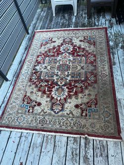 Living room carpet/ rug