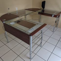 U-Shaped Tempered Glass Desk