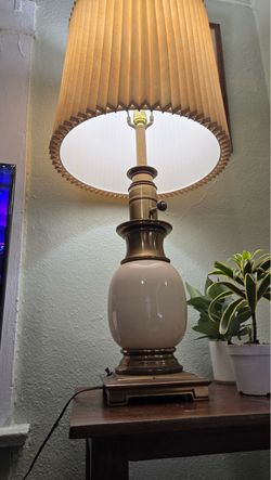 Vintage Stiffel Brass And Porcelain Table Lamp