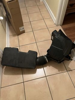 For Sale A GMC Sierra Air cleaner 