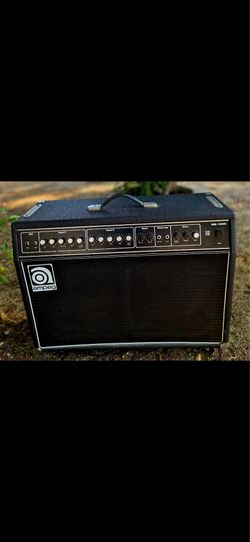 Ampeg SS-140C 2x12 Stereo Chorus Guitar Combo Amp