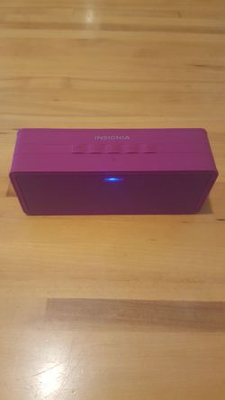 INSIGNIA BLUETOOTH STEREO SPEAKER. WITH POWERBANK