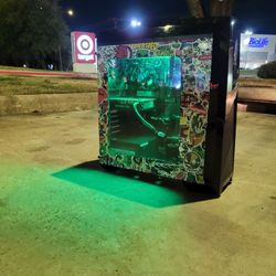 Nice Gaming PC 🧸 Plays Games Online