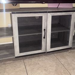 Entertainment center 