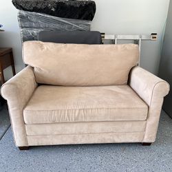 Love Seat - Pull Out Bed