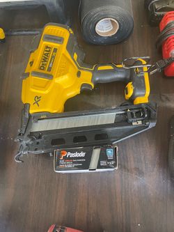 DeWalt 20V Max XR 16GA Finish Nailer
