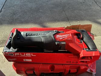 Sawzall Milwaukee M18 Fuel