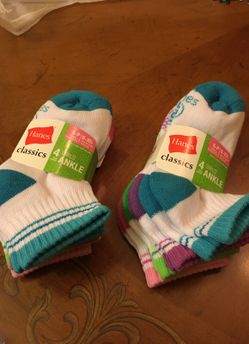Girls Hanes socks bundle