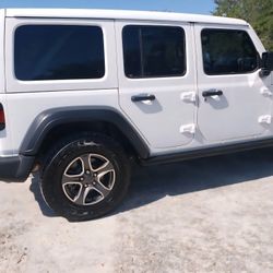 2007-2013 JEEP WRANGLER WEATHERTECH FLOOR MATS 