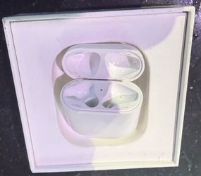 Apple AirPods charging case