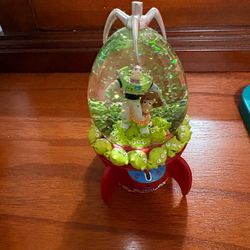 Disney woody and buzz snow globe