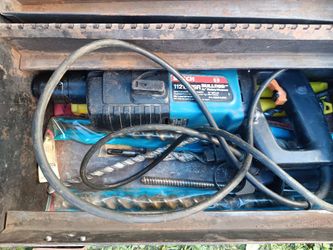 Bosche Drill With VARIous Bits